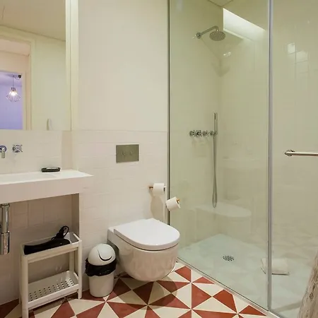 Joivy Modern 1-bed Nearby Praca Do Comercio, In Baixa 公寓
