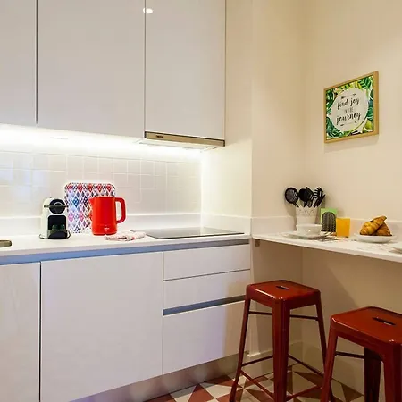 Joivy Modern 1-bed Nearby Praca Do Comercio, In Baixa Lägenhet *